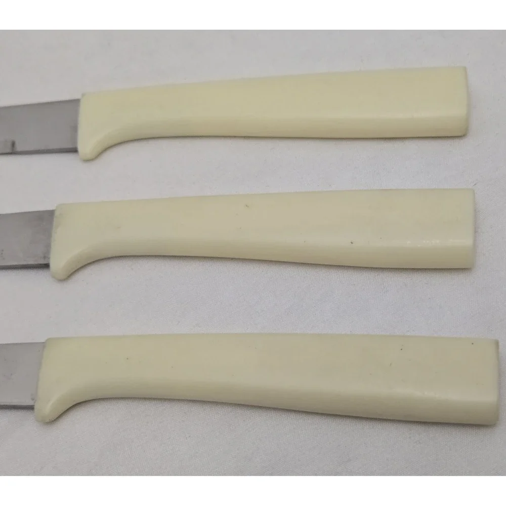 Lot Of Three (3) Vintage Everbrite Stainless Steel Steak Knives Cream Handle GUC